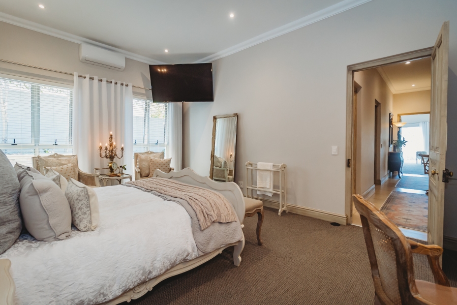 3 Bedroom Property for Sale in Kraaibosch Manor Western Cape